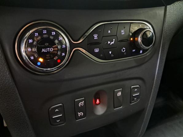 Renault Sandero II с пробегом 2015 года, цена 805 000 рублей, 116370 км, хэтчбек, Автокод Объявления