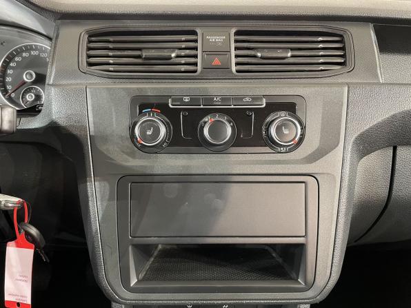 Volkswagen Caddy IV с пробегом 2020 года, цена 1 590 000 рублей, 194213 км, компактвэн, Автокод Объявления
