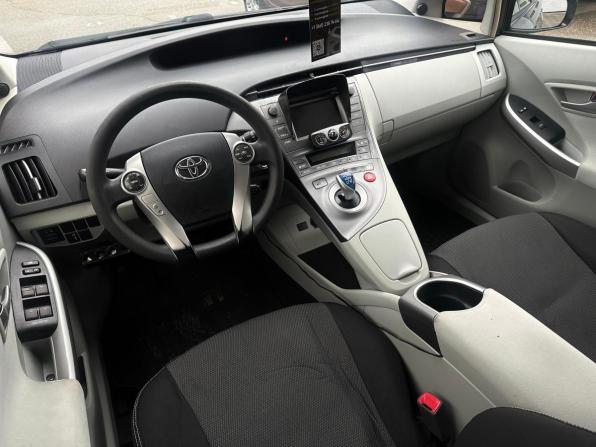Toyota Prius III Рестайлинг (XW30) с пробегом 2013 года, цена 1 064 000 рублей, 160516 км, лифтбек, Автокод Объявления