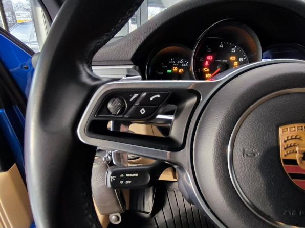 Porsche Macan I с пробегом 2018 года, цена 3 790 000 рублей, 50495 км, внедорожник, Автокод Объявления