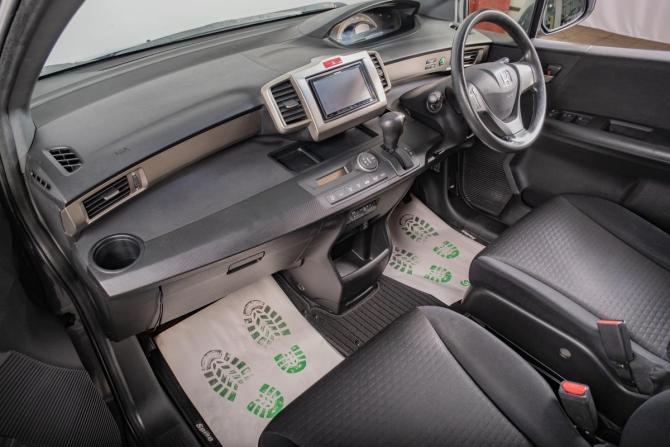 Honda Freed I Рестайлинг с пробегом 2013 года, цена 1 299 000 рублей, 146550 км, компактвэн, Автокод Объявления