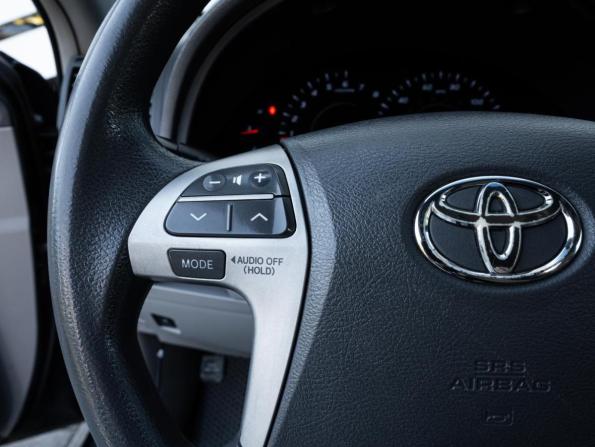 Toyota Camry VI (XV40) Рестайлинг с пробегом 2010 года, цена 843 000 рублей, 329368 км, седан, Автокод Объявления