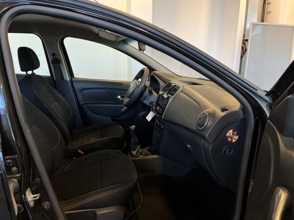 Renault Logan II с пробегом 2015 года, цена 469 000 рублей, 245507 км, седан, Автокод Объявления