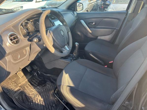 Renault Logan II с пробегом 2015 года, цена 669 000 рублей, 68229 км, седан, Автокод Объявления