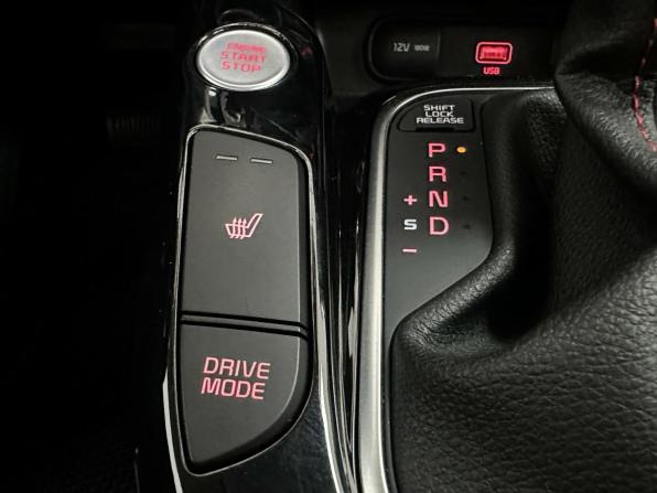 Kia Soul III Рестайлинг с пробегом 2022 года, цена 2 275 000 рублей, 49730 км, хэтчбек, Автокод Объявления
