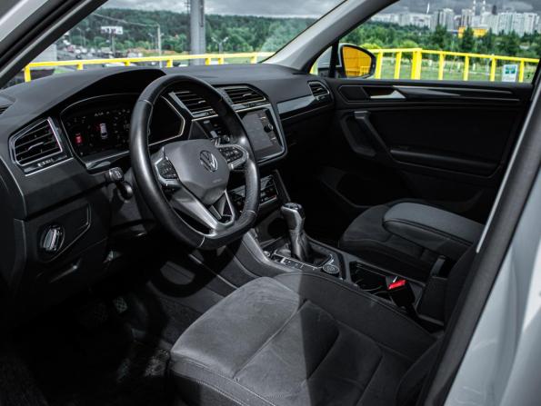 Volkswagen Tiguan II Рестайлинг с пробегом 2021 года, цена 3 344 000 рублей, 58731 км, внедорожник, Автокод Объявления