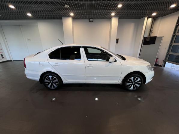 Skoda Octavia II (A5) Рестайлинг с пробегом 2011 года, цена 658 000 рублей, 233478 км, лифтбек, Автокод Объявления