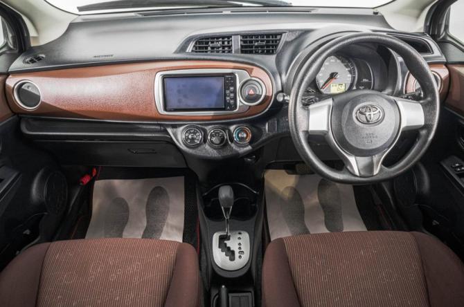 Toyota Vitz III (XP130) с пробегом 2012 года, цена 949 000 рублей, 52100 км, хэтчбек, Автокод Объявления