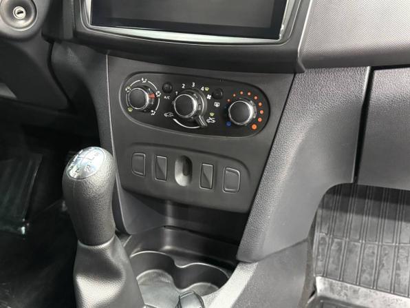 Renault Logan II Рестайлинг с пробегом 2020 года, цена 999 900 рублей, 80565 км, седан, Автокод Объявления