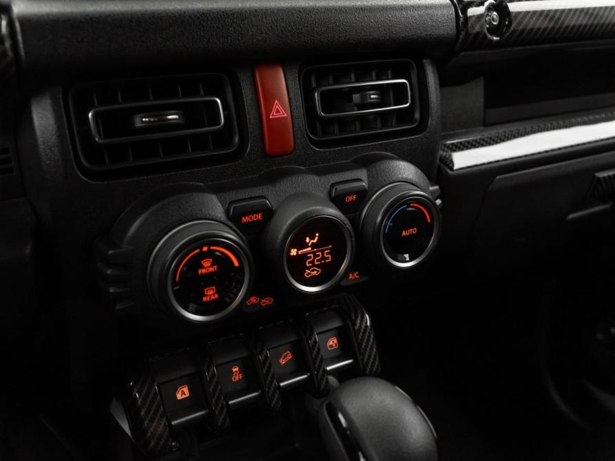 Suzuki Jimny IV Москва  - изображение 17