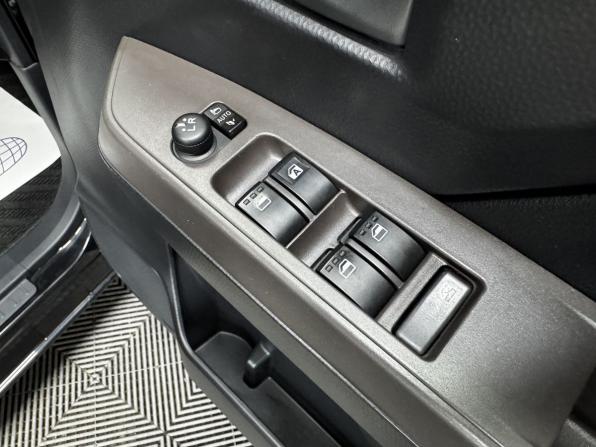 Toyota Roomy I Рестайлинг с пробегом 2021 года, цена 1 100 000 рублей, 77776 км, микровэн, Автокод Объявления
