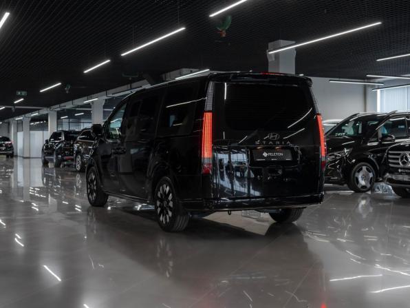 Hyundai Staria I с пробегом 2025 года, цена 8 050 000 рублей, 9570 км, минивэн, Автокод Объявления