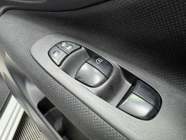Nissan Serena IV (C26) с пробегом 2012 года, цена 1 300 000 рублей, 296064 км, минивэн, Автокод Объявления