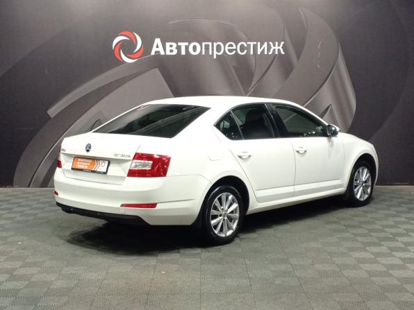 Skoda Octavia III (A7) с пробегом 2015 года, цена 910 000 рублей, 287113 км, лифтбек, Автокод Объявления