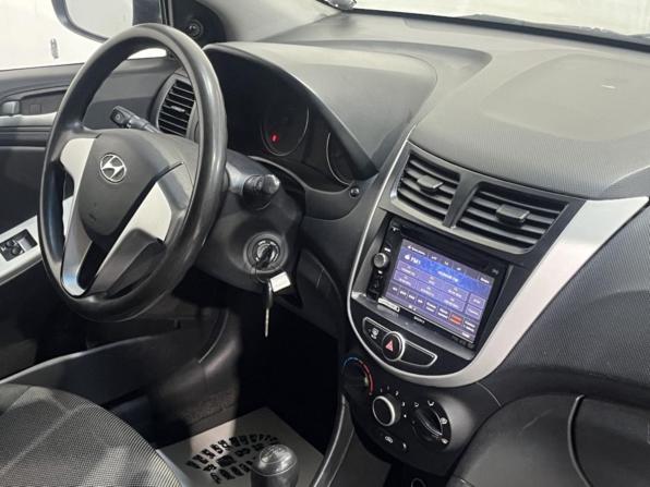 Hyundai Solaris I с пробегом 2011 года, цена 635 000 рублей, 213598 км, седан, Автокод Объявления