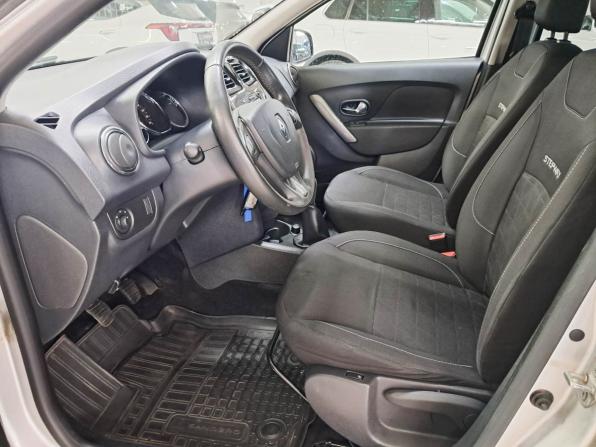 Renault Sandero II с пробегом 2015 года, цена 805 000 рублей, 116370 км, хэтчбек, Автокод Объявления