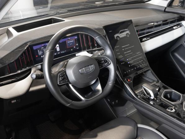 Geely Atlas II с пробегом 2024 года, цена 2 849 658 рублей, 18617 км, внедорожник, Автокод Объявления