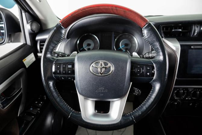 Toyota Fortuner II с пробегом 2018 года, цена 2 839 000 рублей, 327900 км, внедорожник, Автокод Объявления