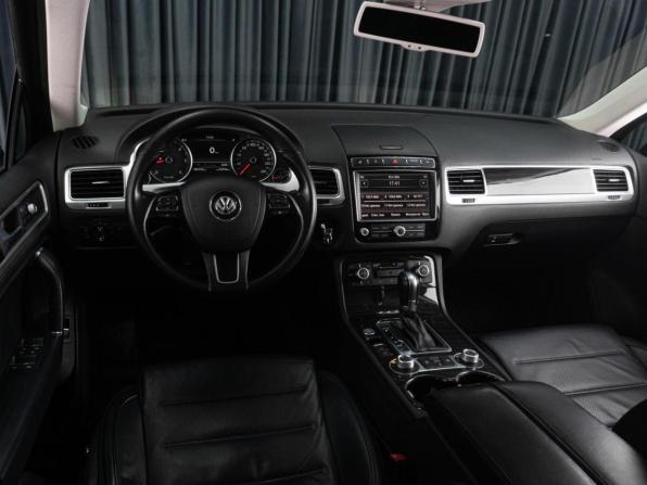 Volkswagen Touareg II Рестайлинг с пробегом 2015 года, цена 2 999 000 рублей, 193008 км, внедорожник, Автокод Объявления