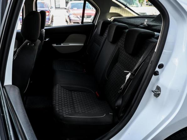 Renault Logan II с пробегом 2015 года, цена 889 000 рублей, 77435 км, седан, Автокод Объявления