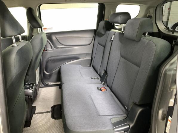 Toyota Sienta II Рестайлинг с пробегом 2018 года, цена 1 210 000 рублей, 181686 км, компактвэн, Автокод Объявления