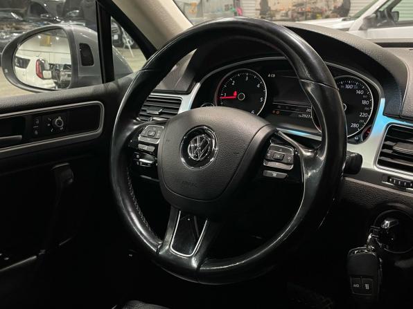 Volkswagen Touareg II Рестайлинг с пробегом 2015 года, цена 2 970 000 рублей, 204603 км, внедорожник, Автокод Объявления