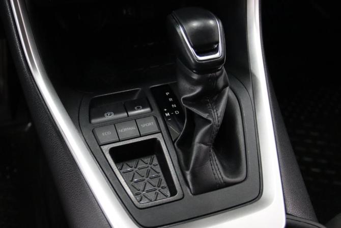 Toyota RAV4 V (XA50) с пробегом 2019 года, цена 2 795 950 рублей, 107901 км, внедорожник, Автокод Объявления