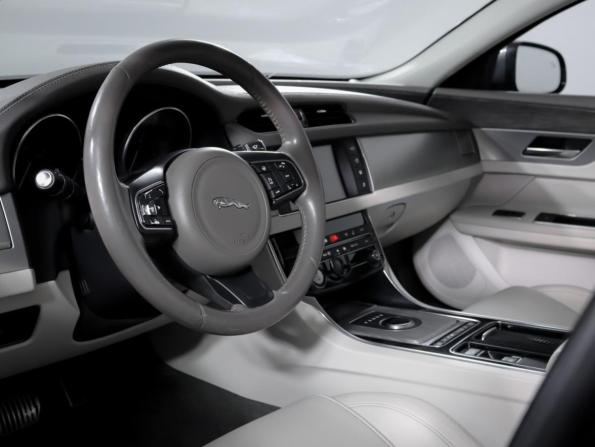 Jaguar XF II с пробегом 2017 года, цена 1 899 999 рублей, 92000 км, седан, Автокод Объявления