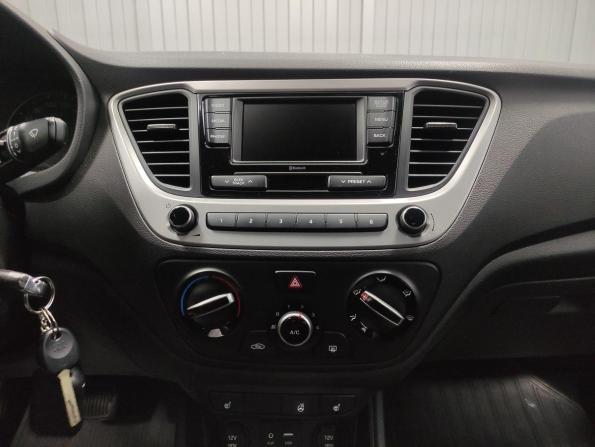 Hyundai Solaris II с пробегом 2017 года, цена 1 258 000 рублей, 86215 км, седан, Автокод Объявления