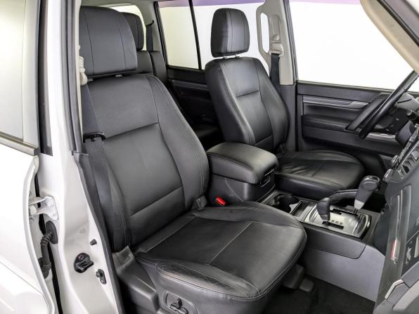 Mitsubishi Pajero IV Рестайлинг 2 с пробегом 2015 года, цена 2 799 000 рублей, 85940 км, внедорожник, Автокод Объявления