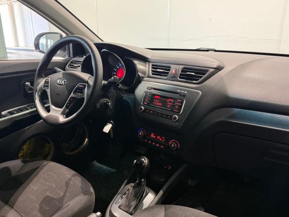 Kia Rio III Рестайлинг с пробегом 2015 года, цена 1 085 000 рублей, 128000 км, хэтчбек, Автокод Объявления