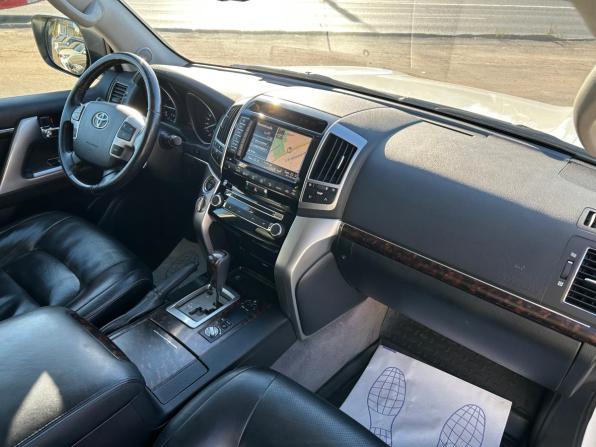 Toyota Land Cruiser 200 Series Рестайлинг 1 с пробегом 2013 года, цена 3 885 000 рублей, 178000 км, внедорожник, Автокод Объявления