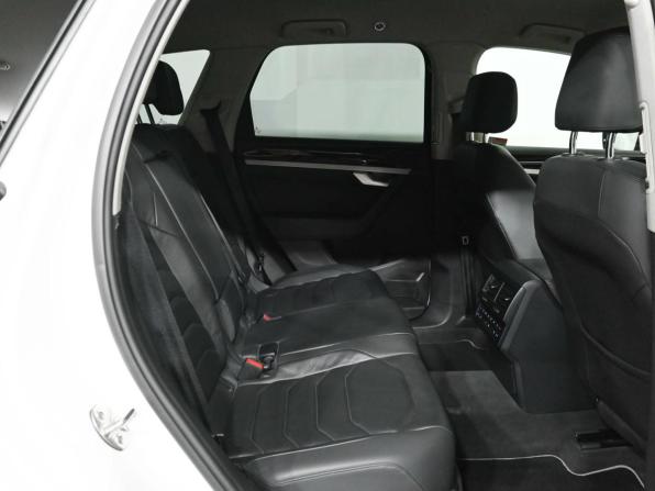 Volkswagen Touareg III с пробегом 2019 года, цена 5 200 000 рублей, 125000 км, внедорожник, Автокод Объявления