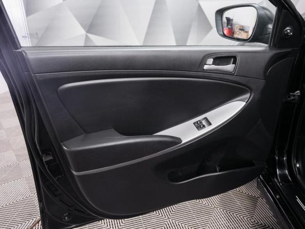 Hyundai Solaris I Рестайлинг с пробегом 2016 года, цена 931 000 рублей, 225000 км, седан, Автокод Объявления