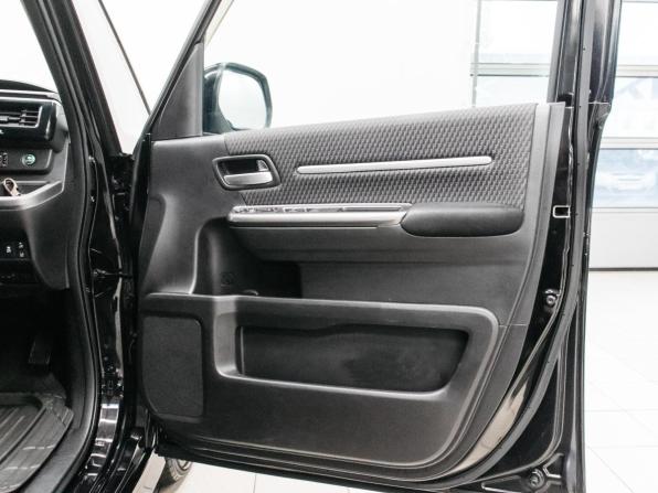 Honda Stepwgn V с пробегом 2015 года, цена 1 650 000 рублей, 176789 км, минивэн, Автокод Объявления