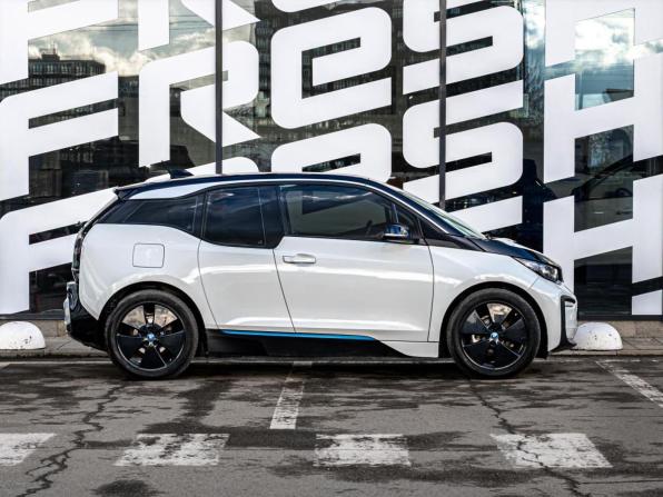 BMW i3 I (I01) Рестайлинг с пробегом 2018 года, цена 2 470 000 рублей, 33565 км, хэтчбек, Автокод Объявления
