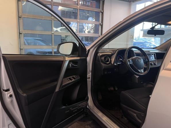 Toyota RAV4 IV (XA40) с пробегом 2015 года, цена 2 480 000 рублей, 56687 км, внедорожник, Автокод Объявления