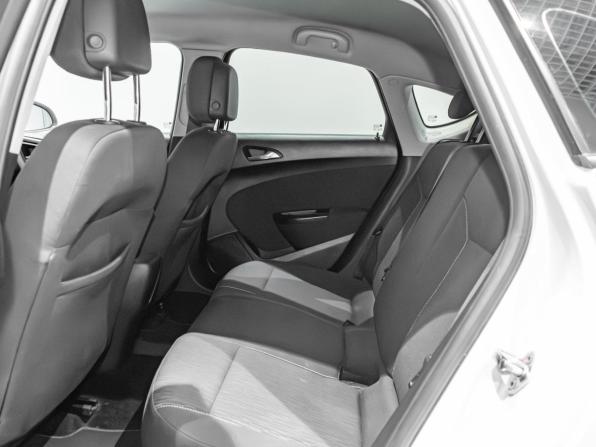 Opel Astra J Рестайлинг с пробегом 2013 года, цена 637 899 рублей, 217293 км, седан, Автокод Объявления
