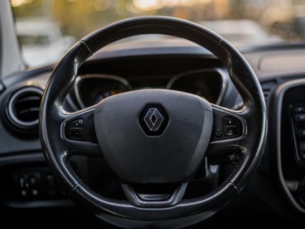 Renault Kaptur I с пробегом 2016 года, цена 1 109 000 рублей, 142504 км, внедорожник, Автокод Объявления