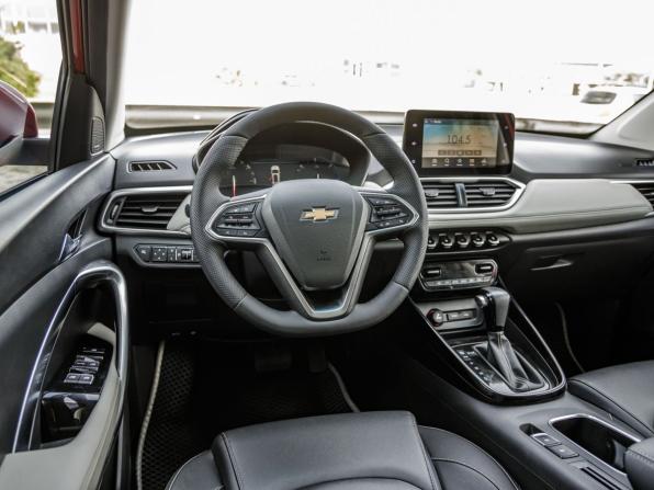 Chevrolet Captiva II с пробегом 2022 года, цена 2 198 000 рублей, 65290 км, внедорожник, Автокод Объявления
