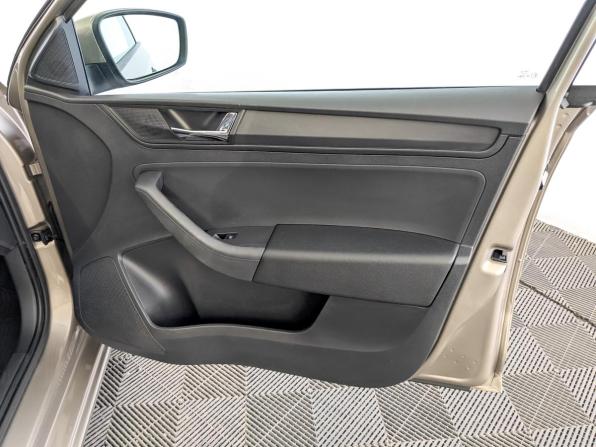 Skoda Rapid II с пробегом 2021 года, цена 1 820 000 рублей, 66516 км, лифтбек, Автокод Объявления