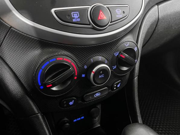 Hyundai Solaris I с пробегом 2013 года, цена 797 000 рублей, 125857 км, седан, Автокод Объявления