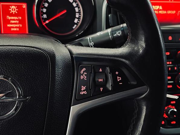 Opel Astra J Рестайлинг с пробегом 2014 года, цена 750 000 рублей, 181932 км, седан, Автокод Объявления