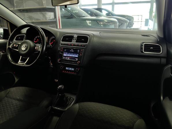 Volkswagen Polo V Рестайлинг с пробегом 2018 года, цена 759 000 рублей, 212000 км, седан, Автокод Объявления