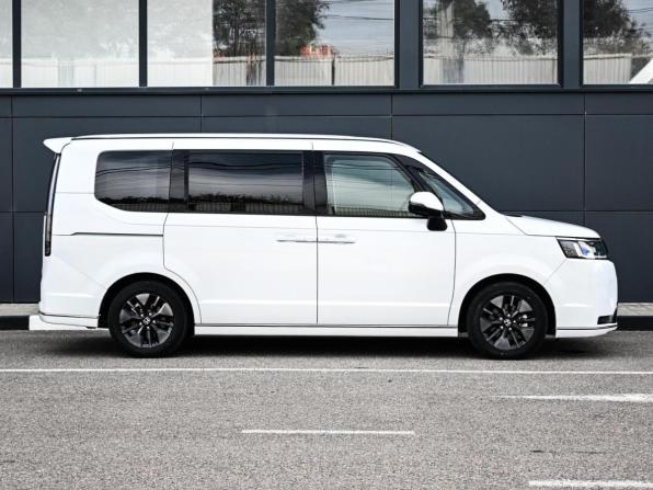 Honda Stepwgn VI с пробегом 2022 года, цена 2 899 000 рублей, 24039 км, минивэн, Автокод Объявления
