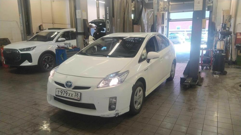 Toyota Prius III (XW30) Санкт-Петербург  - изображение 1