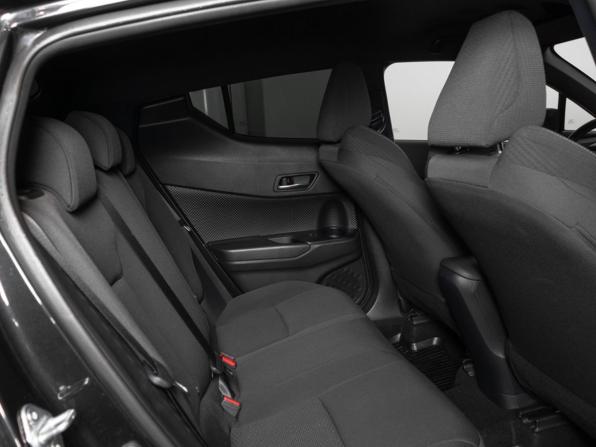Toyota C-HR I с пробегом 2019 года, цена 2 417 800 рублей, 45266 км, внедорожник, Автокод Объявления