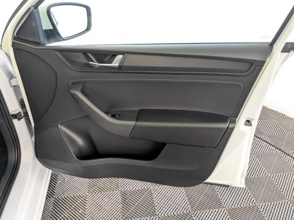 Skoda Rapid II с пробегом 2021 года, цена 1 240 000 рублей, 195246 км, лифтбек, Автокод Объявления