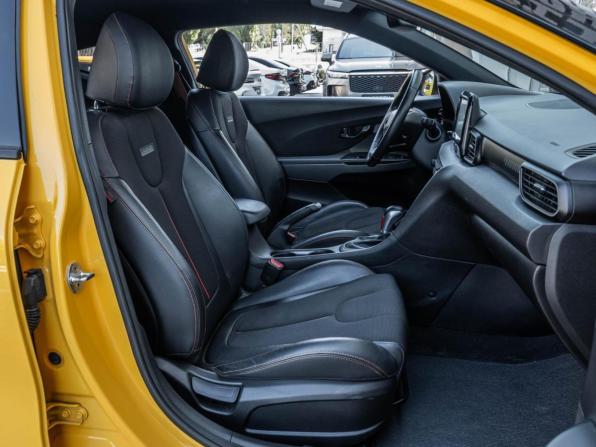 Hyundai Veloster II с пробегом 2019 года, цена 1 895 000 рублей, 64488 км, хэтчбек, Автокод Объявления