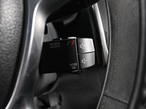 Renault Logan II Рестайлинг с пробегом 2019 года, цена 670 000 рублей, 147015 км, седан, Автокод Объявления
